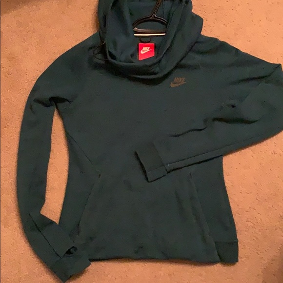 Nike Sweaters - WOMENS NIKE TECH FLEECE SWEATER 😍